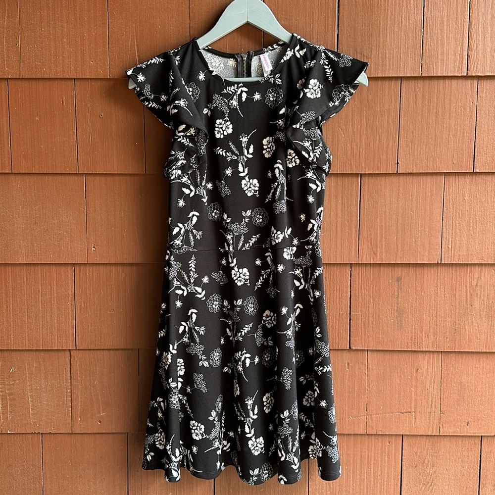 Black and White Floral Flutter Sleeve Dress (Target) Size S